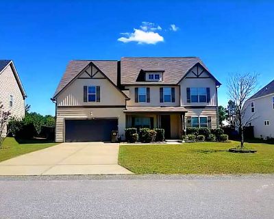 Available on: now. Unfurnished. Pet friendly. Parking available * Cat friendly * Dog friendly. Bedroom: Medium-sized room with two closets and a private bathroom. Shared Spaces: Spacious kitchen, laundry room, living room, and backyard. Utilities Included: Water, electricity, and trash. The Home: 2-story house with 4 bedrooms, 3 bathrooms, a large kitchen, and a big living room. Location: Highg...