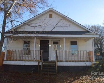 Statesville NC 28677. SUMMARY: Discover an opportunity with this Statesville house for rent and available for $700 /Monthly. This could be your next ideal home or a smart investment. More details await. Great opportunity to lease a one bedroom, one bathroom duplex unit near Downtown Statesville and I40. Covered front porch (adsbygoogle = window.adsbygoogle || []).push({}); and rear porch. Refri...