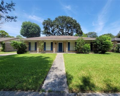 9322 Fairdale Lane. Location, location, location!!! This house is in the middle of the action yet in a very quiet and peaceful neighborhood. 5 miles from Galleria Mall, 4 miles from Memorial City Mall, and within 5 miles radius of the best dining and entertainment experience in Houston. Also conveniently located for those working in Galleria, Downtown, Medical Center, and Westchase area. Easy a...
