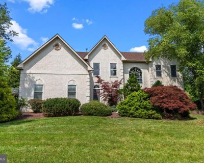 5 Bedroom 3BA 3777 ft Single Family House For Sale in Southampton, PA