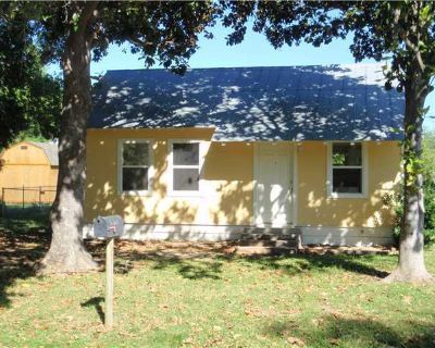 104 Wilkes Street. image_url. W/D hookup Hardwood floors Ceiling fan Carpet Refrigerator Unit Amenities carpet ceiling fan hardwood floors refrigerator w/d hookup. 1 Bedroom. 1 Bathroom. 616 ft