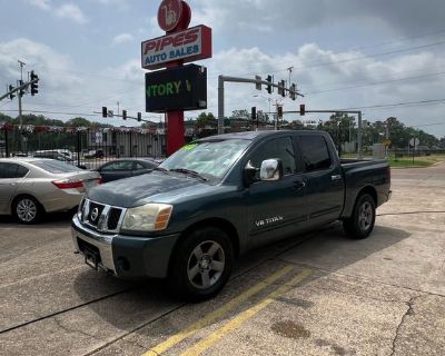 2005 Nissan Titan Crew Cab SE Pickup 4D 5 1/2 ft