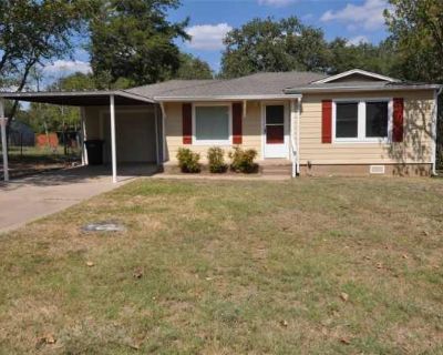 2 Bedroom 1BA 800 ft Pet-Friendly Apartment For Rent in Weatherford, TX