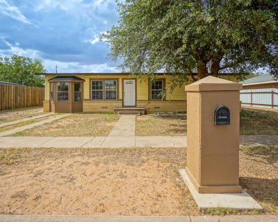 4 Bedroom 1BA 1400 ft Single Family House For Sale in Midland, TX