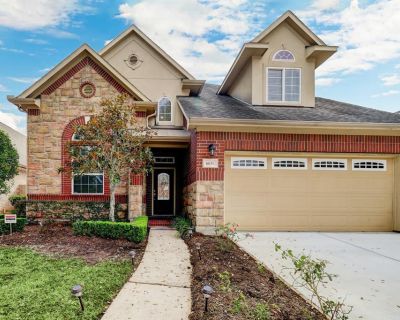 3 Bedroom 3BA 2422 ft Single Family Detached House For Rent in Sugar Land, TX