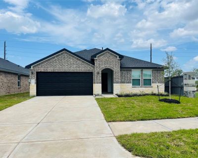 4 Bedroom 2BA 2061 ft Single Family Detached House For Rent in Rosharon, TX