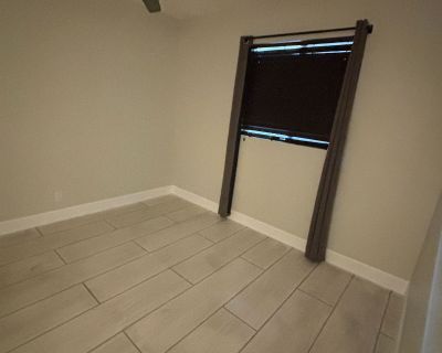 4 Bedroom 3BA 2028 ft Single Family Home For Rent in Mesa, AZ