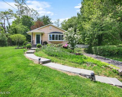 395 Taconic Road. THIS UNIQUE BACK COUNTRY GEM IS NESTLED ON A VERY PRIVATE LOVELY PROPERTY WITH SWEEPING VELVETY LAWNS WITH BEAUTIFUL SUNRISE VIEWS PERFECT FOR WEEKEND GETAWAY OR FULL TIME RESIDENCE. THE HOME HAS BEEN COMPLETELY GUT RENOVATED BY THE OWNER/DESIGNER. THIS HOME HAS 3 BEDROOMS, A WELCOMING LIVING ROOM WHICH OPENS TO A CHIC KITCHEN AND ENTERTAINMENT DINING AREA WITH ALL NEW STAINLE...