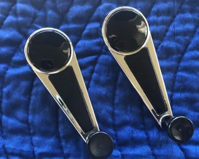 1967 911/912 window winders, comes with center caps, mint. PayPal users pay all fees. _________________ https://www.instagram.com/1967s_307184s