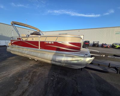 Introducing the 2011 Sunchaser 8522 Cruise, a fantastic pre-owned pontoon that combines luxury with affordability. This boat package features a powerful Mercury 115 Pro XS Optimax engine, while a trailer is available as an optional add-on. Enjoy the sun and shade with a Bimini top and boot, stay protected with a mooring cover, and entertain with the built-in stereo. The Lowrance Elite 5HDI at t...