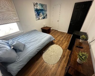 Deposit: $300.00 * Utilities included?: No * Fees apply?: No. References are not required. Non-smoking. Furnishings: Furnished * Disabled access: * Living room: shared. Availability Available Now Minimum term 1 month Maximum term None. Welcome to your cozy room in this singlefamily home in Gastonia, NC! This furnished room features a fenced yard, fireplace, and access to onsite laundry. Enjoy a...