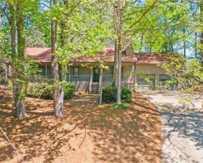 White Pines Dr, Alpharetta, Home For Sale