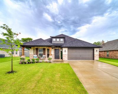 4 Bedroom 2BA 2092 ft Single Family House For Rent in Sherman, TX