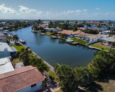 107 Jamaica Dr. image_url. Dogs allowed Garage Property Amenities dogs allowed pet friendly parking garage. Pets allowed. 4 Bedroom. 2 Bathroom. 2700 ft