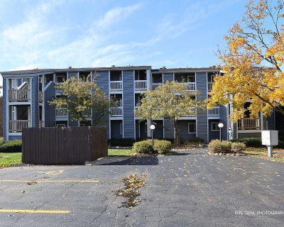 2 Bedroom 1BA 804 ft Condo For Sale in Fox Lake, IL