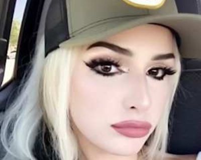 Non-smoker * Student * Has a dog. Budget: $800 per month. Ready to move: now. Seeking a 12 months stay. Looking for myself. Hi I m Olivia! I m very kind , respectful and outgoing. I serve and teach horse riding lessons and work as an equine cryotherapist.I have a golden retriever that is so sweet and is the best cow dog ever! He is usually my partner with me at any rodeo events or horse activit...