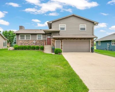 3 Bedroom 2BA 2056 ft Single Family Home For Sale in OKOBOJI, IA