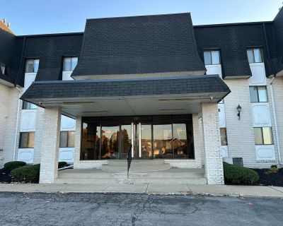 2 Bedroom 1BA 1200 ft Condo For Sale in Schererville, IN