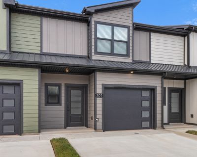 2 Bedroom 2BA 1292 ft Condo For Sale in Clarksville, TN