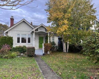 For Rent: A fabulous 1400 sq,ft one level home in Victoria with many upgrades. Located in the glorious quiet residential area with walking distance to Royal Jubilee Hospital. On the bus route to Uvic, Camousun College, Oak Bay High, and nearby amenities including Hillside Mall, Oak Bay recreation center, Save on Foods. 5 mins bike to Camson College, 10 mins bike to UVIC.3 bedrooms with 2 bathro...