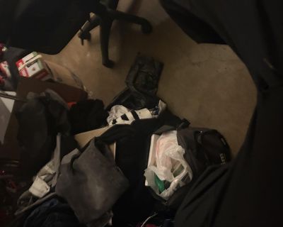 $200 /week. Age: 34 * Any pets?: No * Occupation: Professional * Gender: Male. Non-smoking room preferred. Pets are fine. Males preferred. Age preference: 18 - 99. Looking in: All Philadelphia. I am a professional male aged 34. I am available to move as soon as possible and have a budget of $200/week. I would like to share with males of any age.