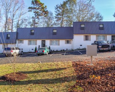 2 Bedroom 1BA Apartment For Rent in Greenville, SC