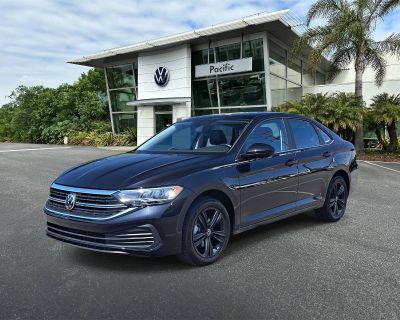 Used 2023 Volkswagen Jetta SE