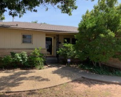 3 Bedroom 2BA 1328 ft Pet-Friendly Apartment For Rent in Lubbock, TX