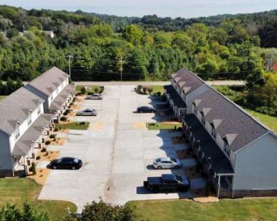 2 Bedroom 2.5BA 1100 ft Pet-Friendly Apartment For Rent in Loudon County, TN