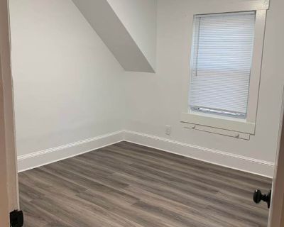 Available on: now. Unfurnished. Parking available * Students welcome Kenia will require background checks for this room Learn more. There are two bedrooms available on the third floor bedroom of the apartments.. Rent $800 per month Bills Not included Security deposit $800 Property type Apartment Room furnishing Unfurnished Preferred gender Females Available on Now. Currently there is only one f...