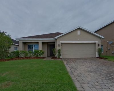 4 Bedroom 2BA 1800 ft Apartment For Rent in Kissimmee, FL