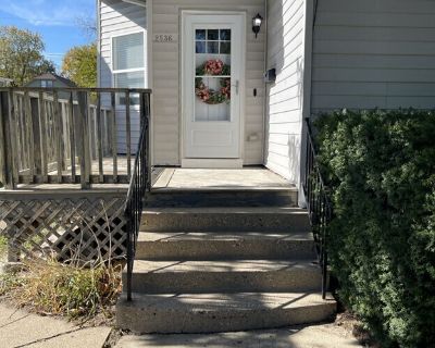 5 Bedroom 2BA 1683 ft Furnished Single-family home For Rent in Zion, IL