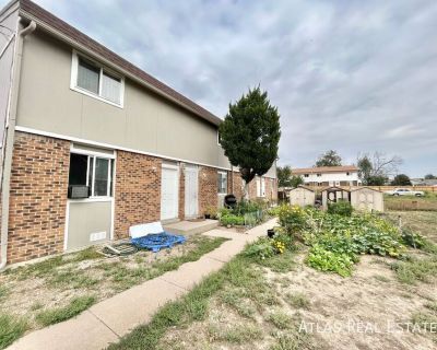 2 Bedroom 1BA Pet-Friendly Apartment For Rent in Denver, CO