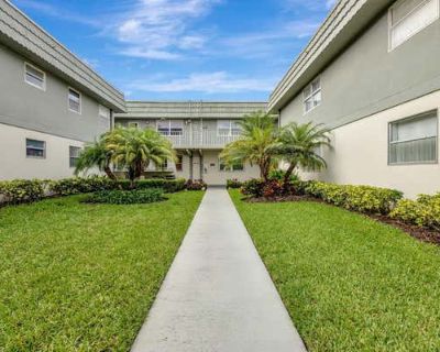 1 Bedroom 2BA 720 ft Condominium For Sale in DELRAY BEACH, FL