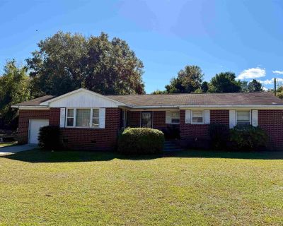 3 Bedroom 1BA 1500 ft Single Family House For Sale in St. Matthews, SC