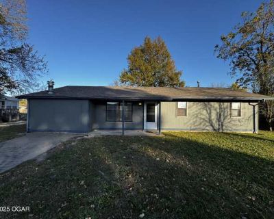 3 Bedroom 2BA 1370 ft Apartment For Rent in Joplin, MO