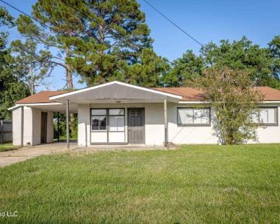 3 Bedroom 1BA 1066 ft Apartment For Rent in Pascagoula, MS