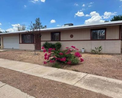 4 Bedroom 2BA 1625 ft Pet-Friendly Apartment For Rent in Casas Adobes, AZ