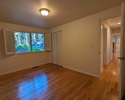 Pet friendly $850 per month room to rent in Robinswood