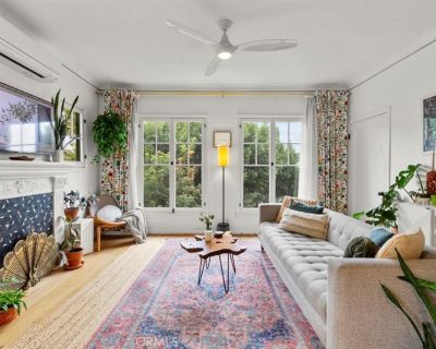 2 Bedroom 1BA 970 ft Condo For Sale in Hollywood, CA