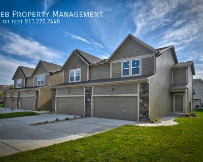 3 Bedroom 2BA 1443 ft Pet-Friendly Townhouse For Rent in Lenexa, KS