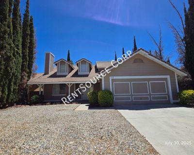 3 Bedroom 2BA 1542 ft Single-family home For Rent in Palmdale, CA