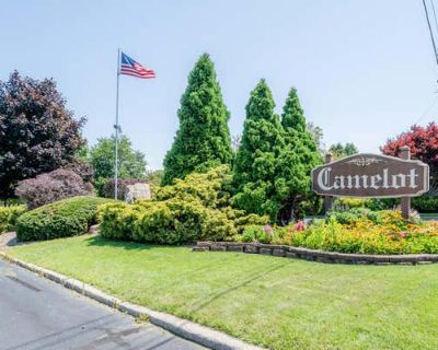 2 Bedroom 3BA 864 ft Condominium For Sale in ST. JOSEPH, MI