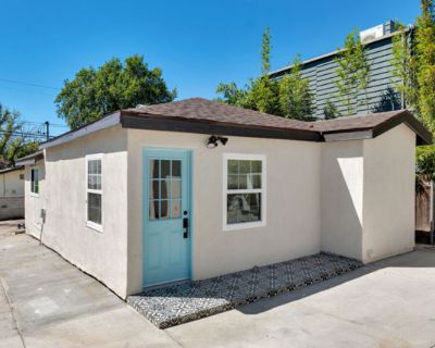 2 Bedroom 2BA 864 ft Apartment For Rent in Los Angeles, CA