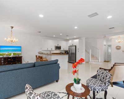 4 Bedroom 3BA 2150 ft Office Space For Rent in Aventura, FL