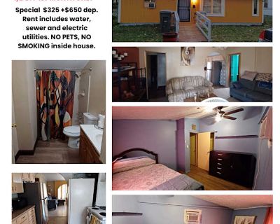 Shared room with shared bathroom in a House with 2 roomies
