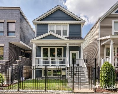 5 Bedroom 3BA 3100 ft Pet-Friendly Single-family home For Rent in Chicago, IL