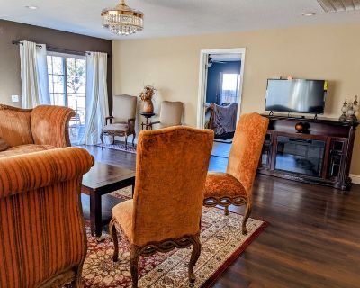 Oversized 1 Bedroom Duplex With Private Entrance