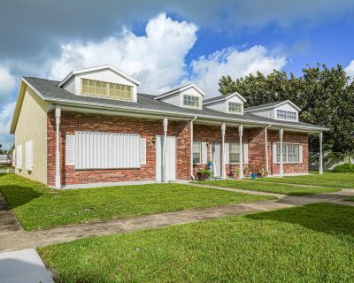 2 Bedroom 2BA 1533 ft House For Rent in Micco, FL