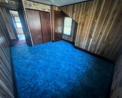 3 Bedroom 1BA 2300 ft Pet-Friendly Apartment For Rent in Greenville, PA